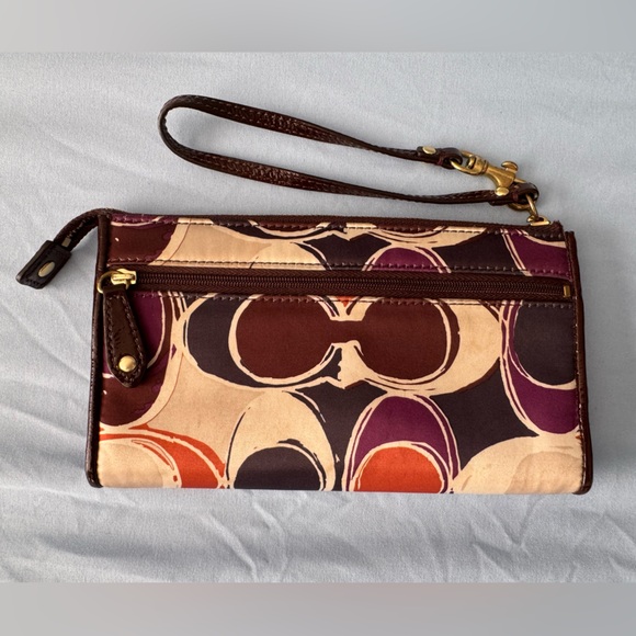 Coach Ashley Signature Scarf Print Wristlet - Picture 2 of 6